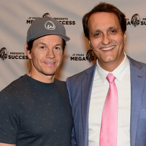Peter-Diaz-with-Mark-Wahlberg